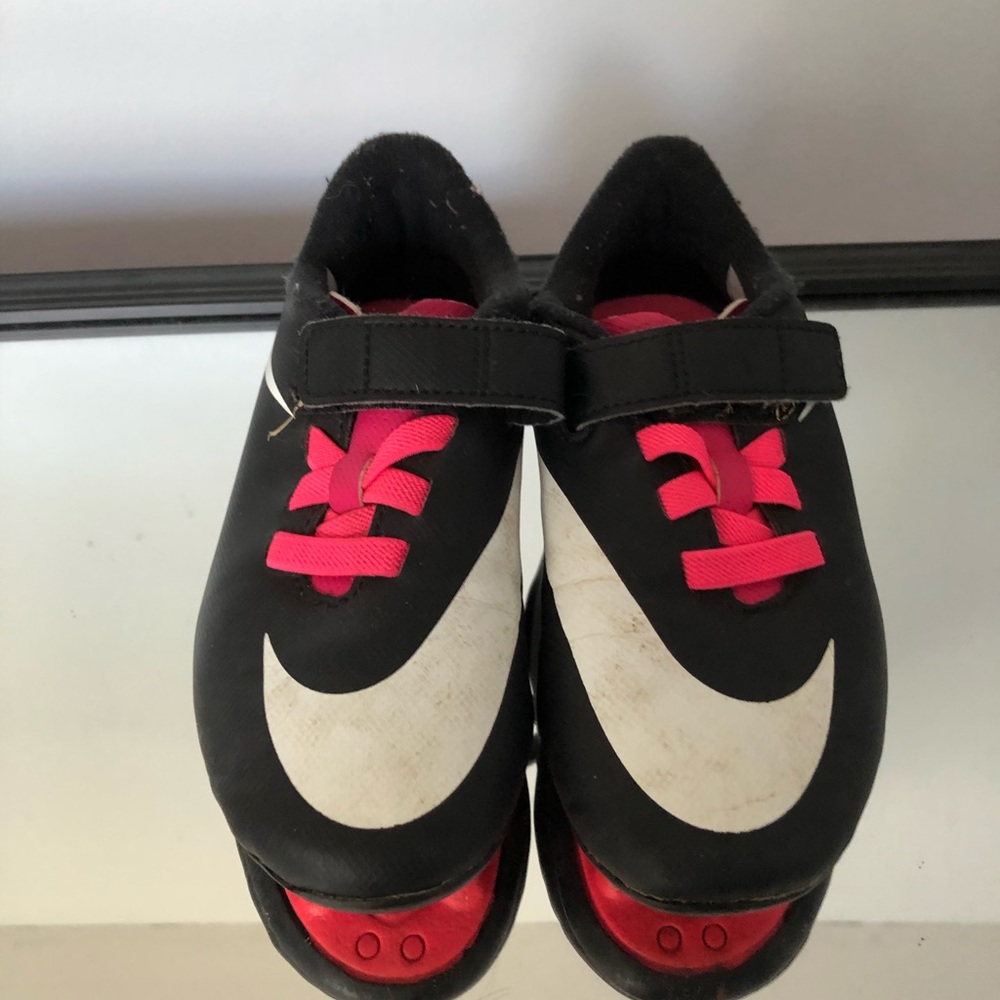 11c girls nike soccer cleats!